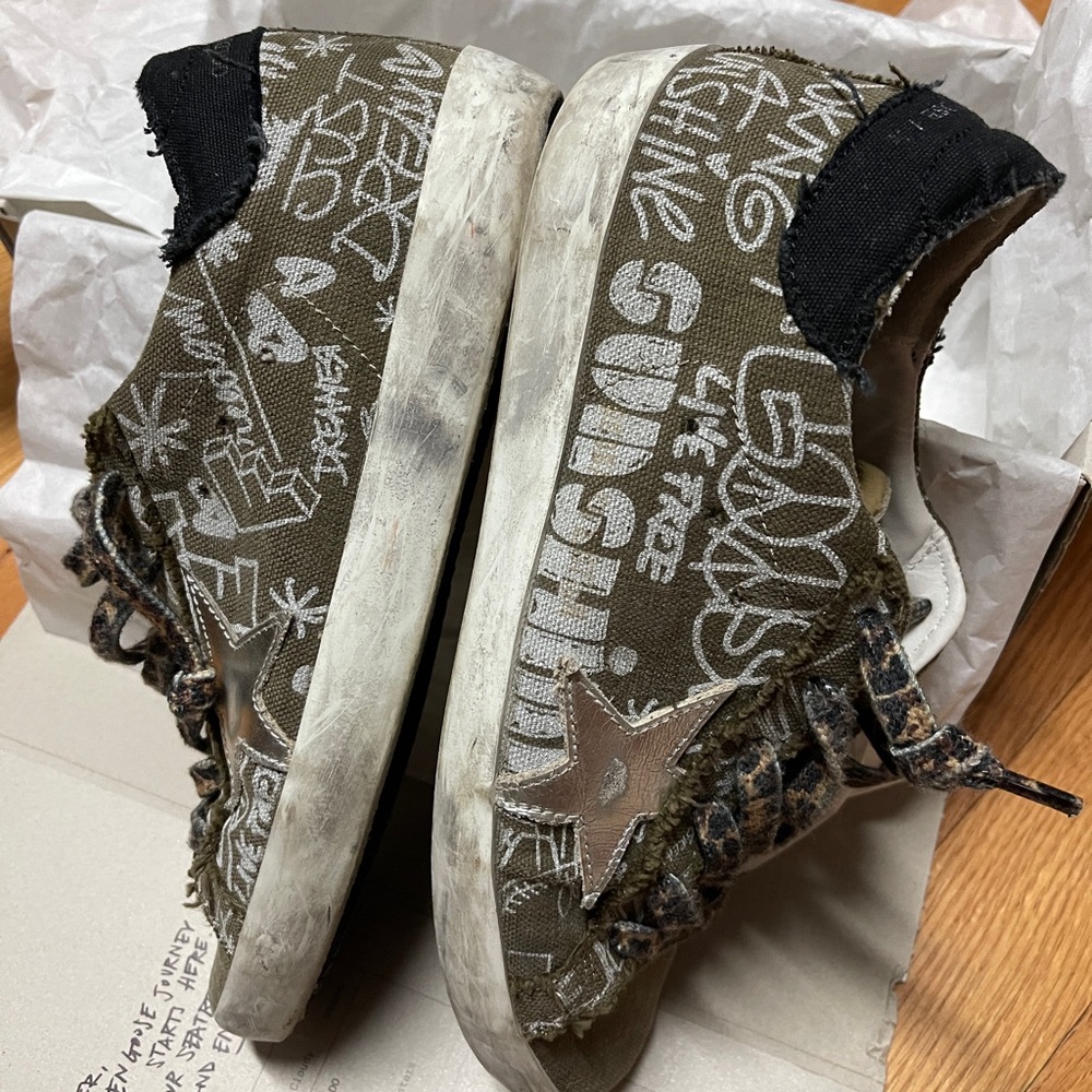 Golden Goose Khaki Sneakers with White Star - Picture 9 of 16